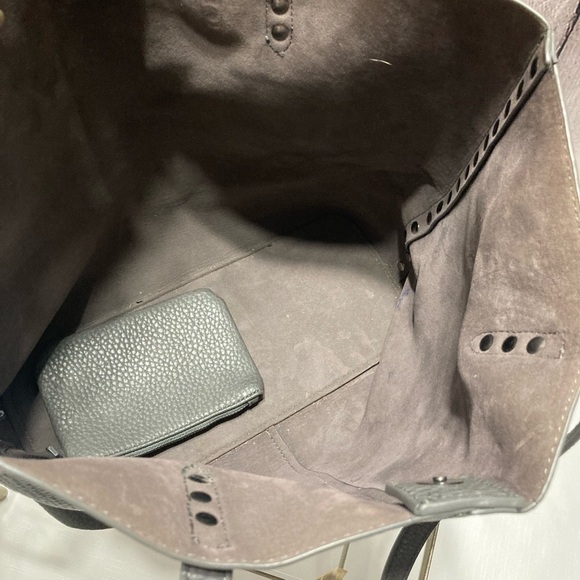 Moda Luxe grey pebbled leather purse - Picture 9 of 13